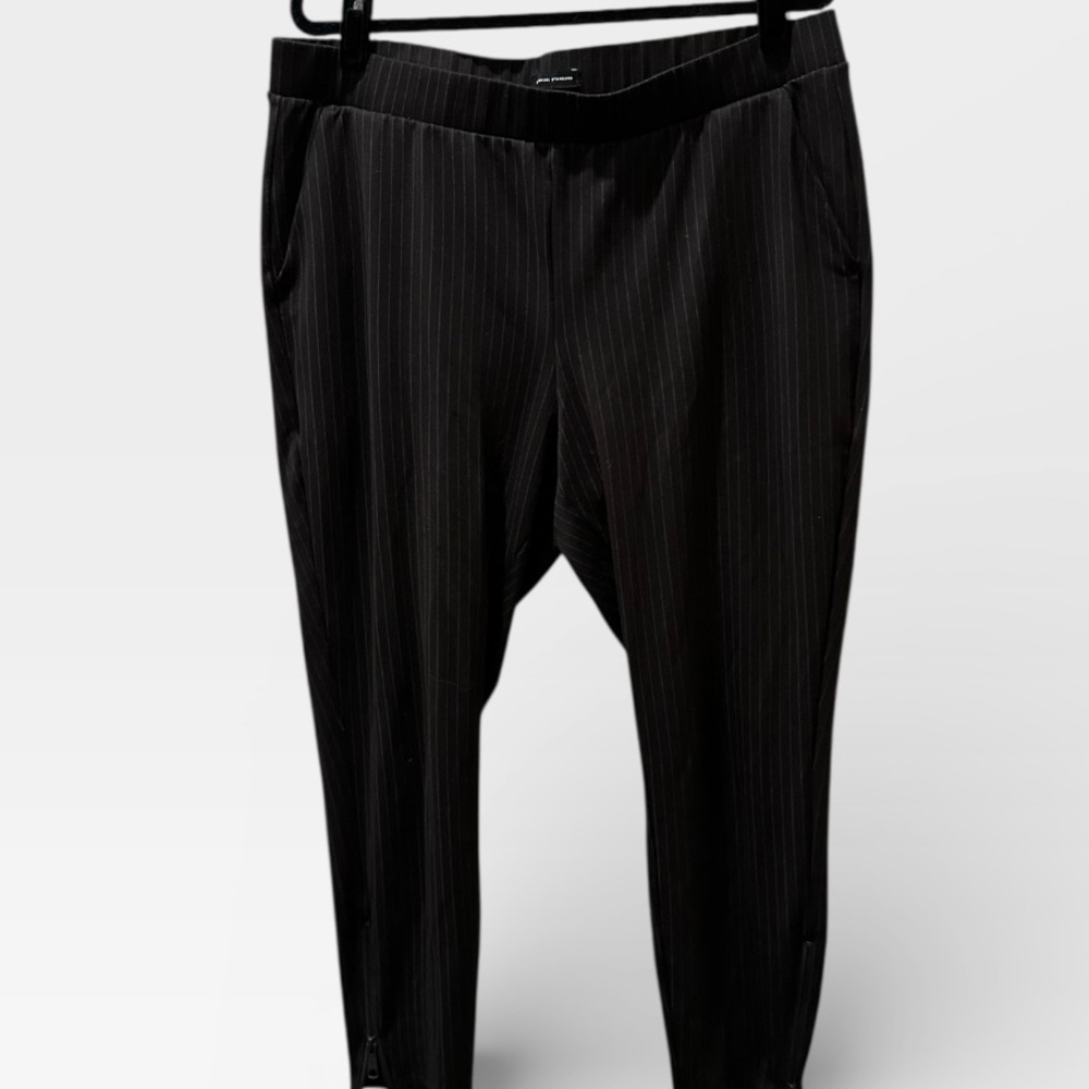 Universal Standard Pinstripe Pants – Medium